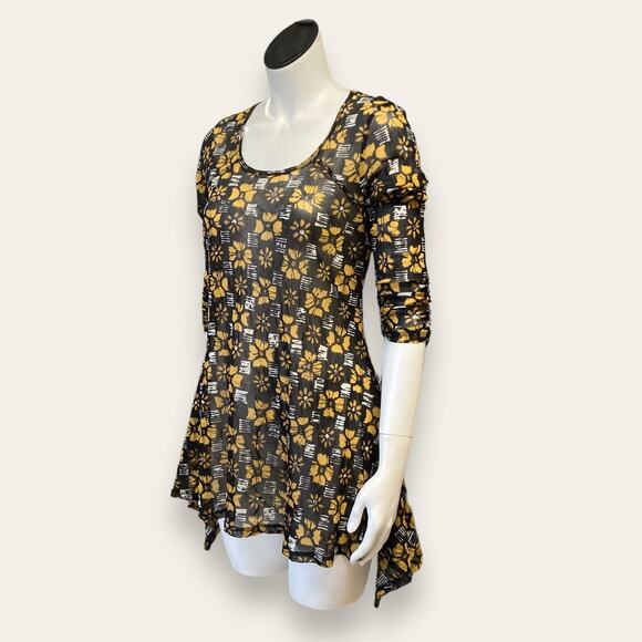 Karen Kane Sheer blouse w/ golden flowers, fit and flare size small - Picture 2 of 8